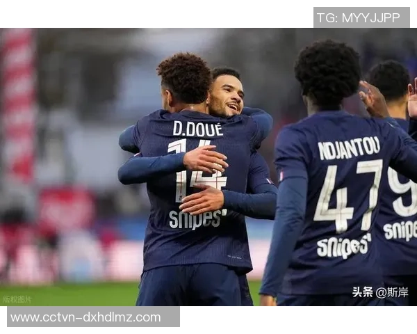 法甲焦点战役络里昂对阵巴黎圣日耳曼比赛结果分析与回顾