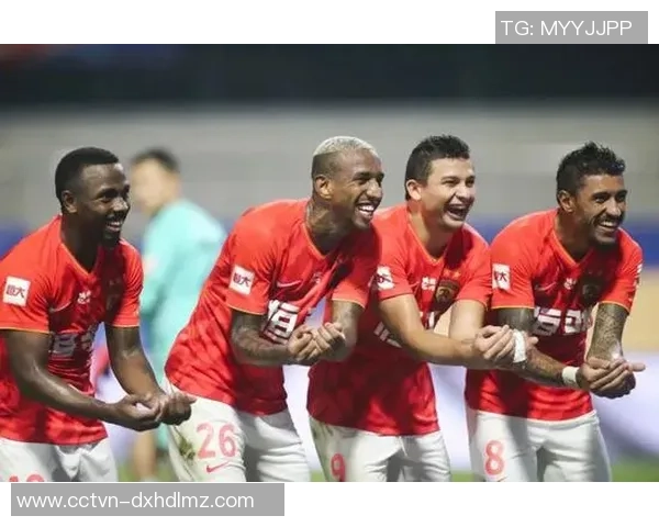 塔帅:马杜埃凯和萨卡各有特点,他们的竞赛能让球队保持水平 塔帅:马杜埃凯和萨卡各有特点,他们的竞赛能让球队保持水平